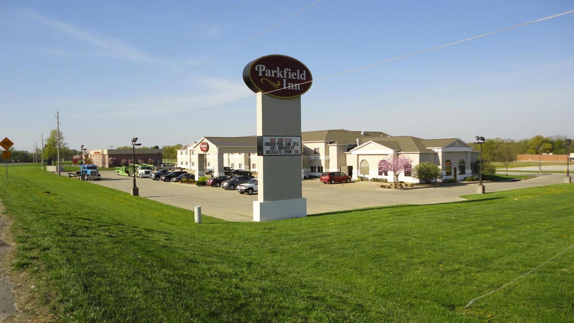 Parkfield Inn - Clinton Exteriér fotografie